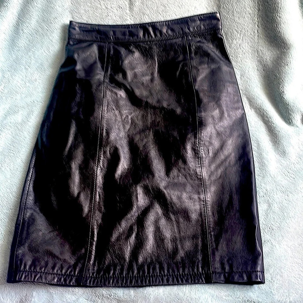 G3 (GIII) black leather mini skirt, good condition